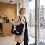Gepersonaliseerde grote ribfluwelen tas met geboortebloem en naam voor dagelijks gebruik en als verjaardagscadeau voor vrouwen of beste vriendin