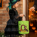 Borsa con luce LED personalizzata con immagine artistica in stile 3D raffigurante una strega e un vampiro in versione cartone animato, con nome e iniziali: regalo di Halloween “dolcetto o scherzetto” 