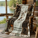 Couverture douce camouflage personnalisée avec collage de photos de chasse et silhouette de cerf, avec titre et prénom – Cadeau d'anniversaire pour papa chasseur, idéal pour les activités de plein air