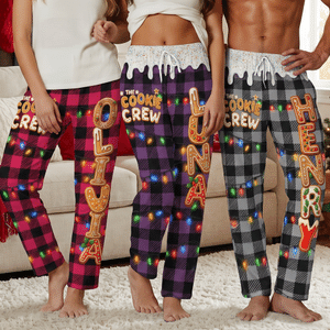 Gepersonaliseerde, kleurrijke kerstverlichting in ruitjespatroon – Pyjamabroek met peperkoekmannetje en naam – Kerstcadeau voor het hele gezin: voor kinderen, vrouwen en mannen