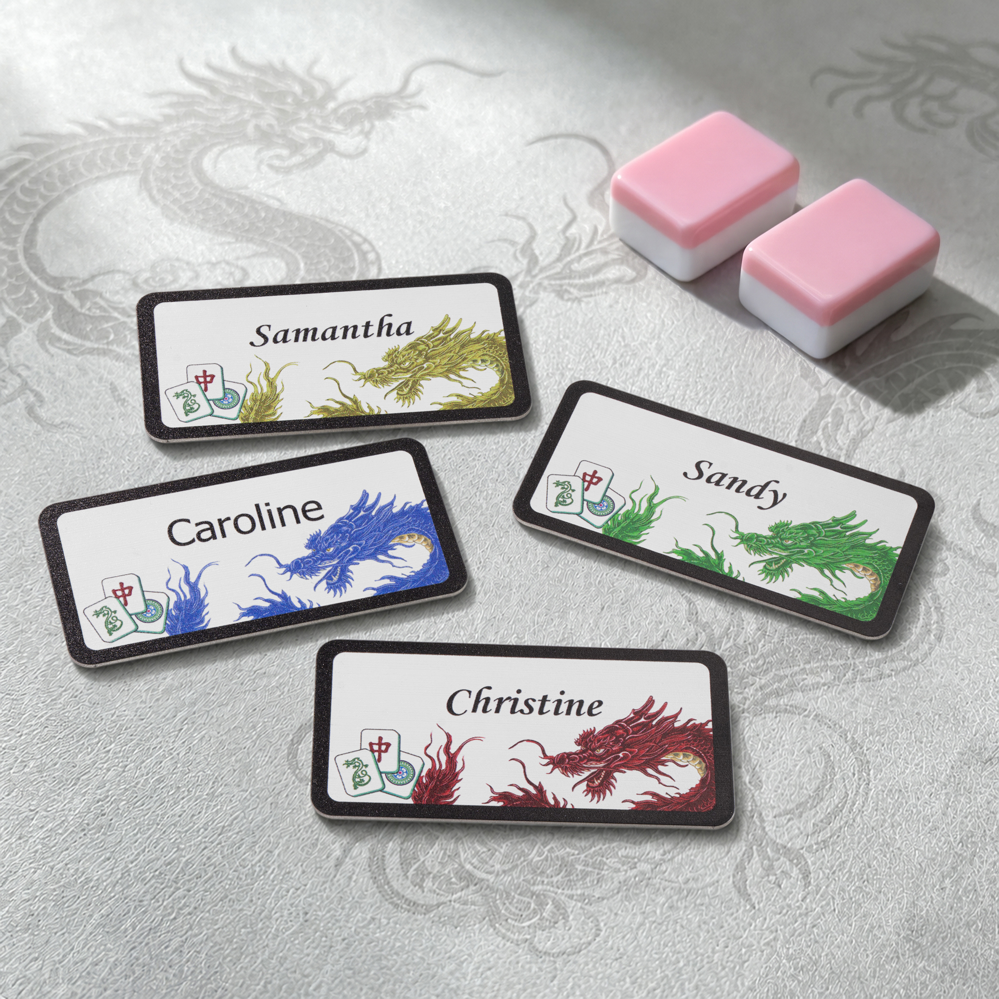 Individuell gestaltetes, mehrfarbiges Mahjong-Namensschild mit Drachenmotiv und Magnetbefestigung – ein Geschenk für Mahjong-Liebhaber und -Spieler, ideal für Mahjong-Abende und Clubtreffen