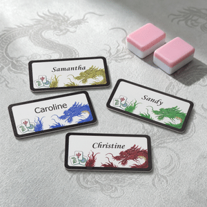 Targhetta magnetica personalizzata con disegno multicolore di un drago in stile mahjong, con nome: regalo per il club serale di mahjong, per gli appassionati e i giocatori di mahjong