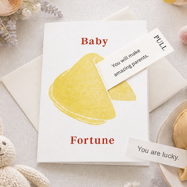 Personligt, interaktivt och hopfällbart gratulationskort i form av en lyckokaka med text – perfekt som julklapp, bröllopspresent, baby shower-present eller gåva till barn, vänner och familj