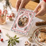 Gepersonaliseerde fotocollage met kerstmotieven en een aquarelrand – wenskaart met titel en familienaam – nieuwjaars- en kerstcadeau voor familie en vrienden