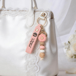 Personalisierter Schlüsselanhänger aus PU-Leder mit Engelsflügeln, Foto, Text und Gänseblümchen-Anhänger – Trauergeschenk zum Gedenken an einen geliebten Menschen