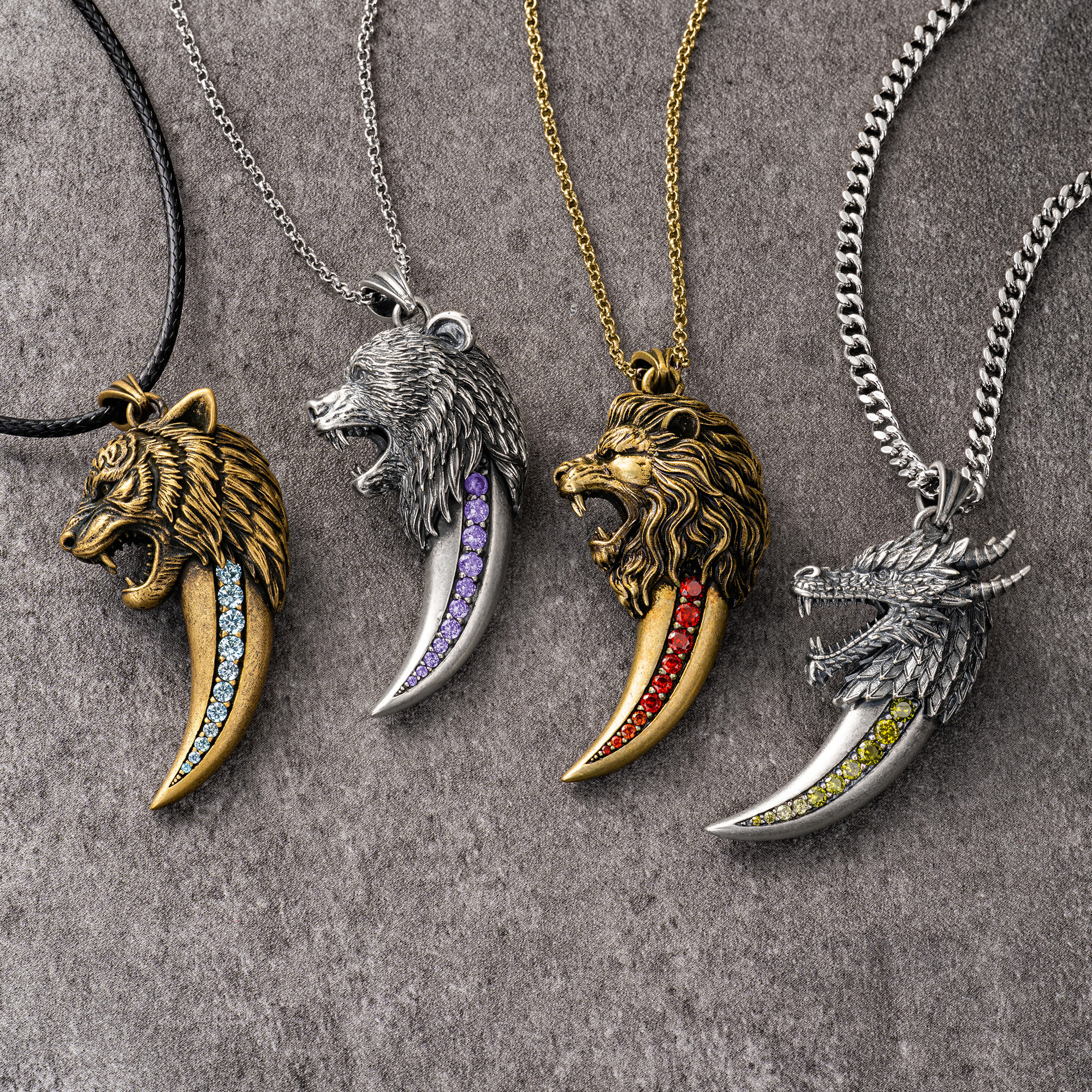 Personalisierte Halskette aus Antiksilber mit Löwen- und Tigerkopf, Wildtiermotiven, Geburtssteinen und Zähnen – mit Namen, im gotischen Wikinger-Totem-Stil – als Geburtstagsgeschenk für Männer