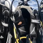 Personlig BCD-bricka med motiv av havslevande djur och dykarens namn – perfekt present till dykare, dykinstruktörer och havsälskare från Game Day Team Dive Club