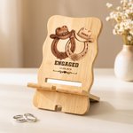 Personalized Retro Style Cowboy Hat Horseshoe Bamboo Phone Stand with Couple Names Text and Date Daily Use Birthday Anniversary Gift for Couple