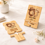 Personalized Retro Style Cowboy Hat Horseshoe Bamboo Phone Stand with Couple Names Text and Date Daily Use Birthday Anniversary Gift for Couple