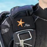 Personlig BCD-bricka med motiv av havslevande djur och dykarens namn – perfekt present till dykare, dykinstruktörer och havsälskare från Game Day Team Dive Club