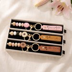 Personalised Birth Flower PU Leather Keychain with Engraved Name and Daisy Bead Pendant Wedding Party Birthday Gift for Bridesmaids Friends