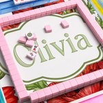 Personlig, mångsidig och färgglad mahjongmatta med monogram och halkskydd samt förvaringsväska – en perfekt present till en mahjongentusiast inför en mahjongklubbkväll