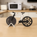 Coupe-pizza créatif multicolore personnalisé en forme de vélo, avec inscription – Ustensile de cuisine – Cadeau d’anniversaire pour les passionnés de vélo et de pizza