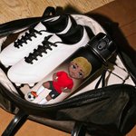 Personalisierte Cartoon Socer Junge Mädchen Gradient Leakproof Sport Name Wasserflasche mit Flip-Top-Deckel und Riemen Geburtstag Geschenk für Gym Fußball-Liebhaber