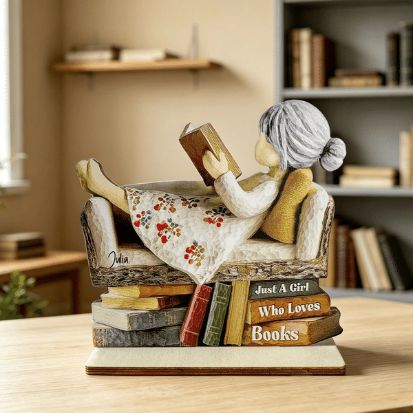 Gepersonaliseerd houten ornament met 3D-effect: een personage dat een boek leest op een stapel boeken, met naam – woondecoratie en verjaardagscadeau voor boekenwurmen en boekenliefhebbers
