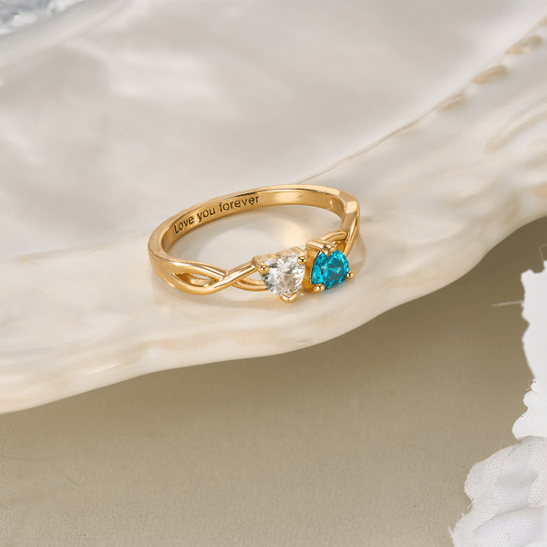 Personlig, delikat ring i sterlingsølv med to hjerter og fødselssteiner, vridd design og inngravert tekst – gave til jubileum eller bursdag for kvinner