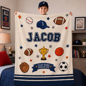Manta suave personalizada con el lema «Play Hard, Dream Big» y temática deportiva, con nombre. Decoración para el hogar. Regalo para el día del partido o para un aficionado al deporte.