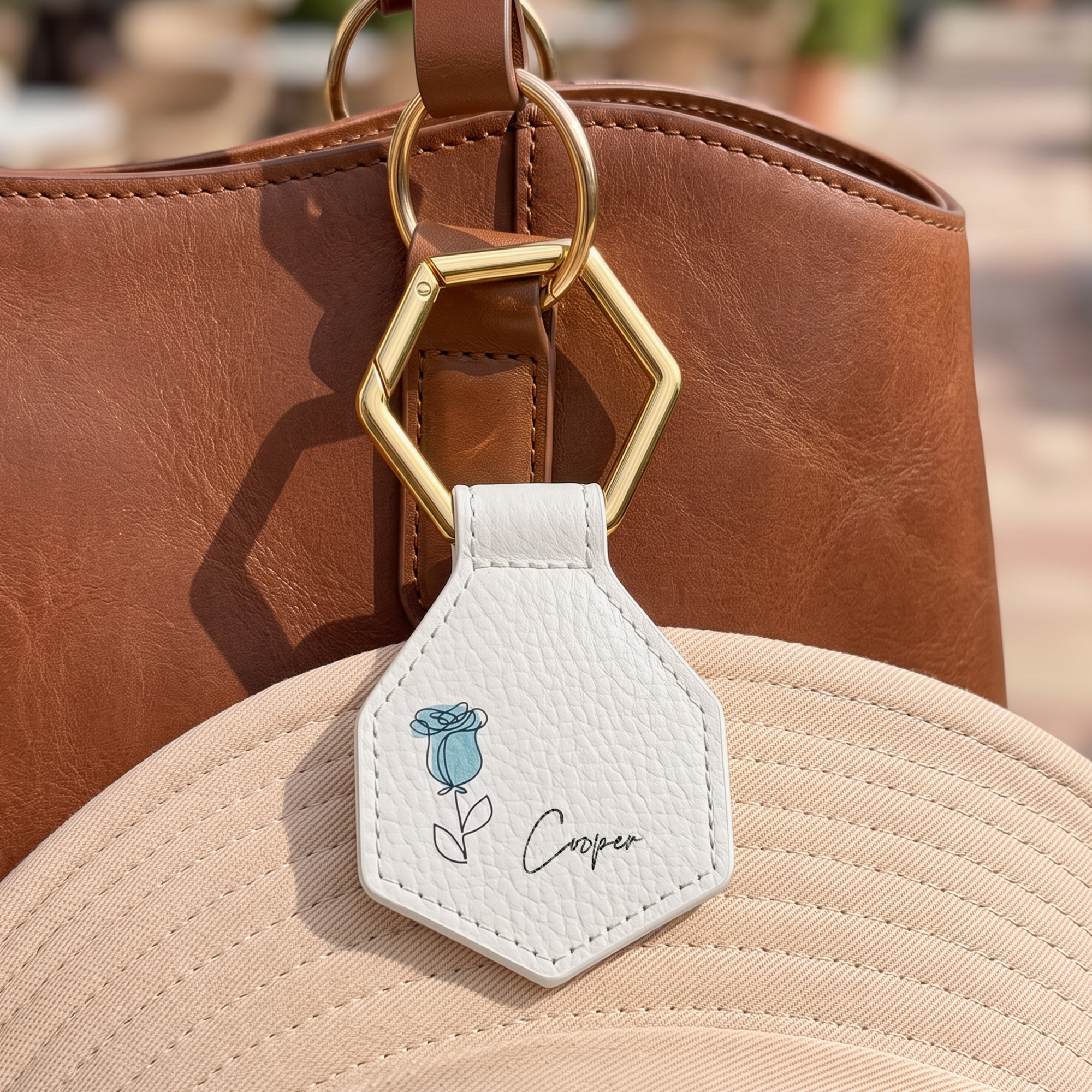 Personalisierter Blumen-Hutclip aus PU-Leder in verschiedenen Formen mit starkem Magneten und Namensgravur – Reiseaccessoire und Geburtstagsgeschenk für Brautjungfern und Frauen