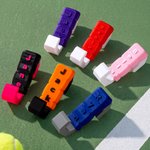 Crochet multicolore personnalisé pour manche de raquette avec prénom – Accessoire de sport – Cadeau d'anniversaire, pour un jour de match ou pour une équipe – Destiné aux joueurs de tennis et aux pass 2