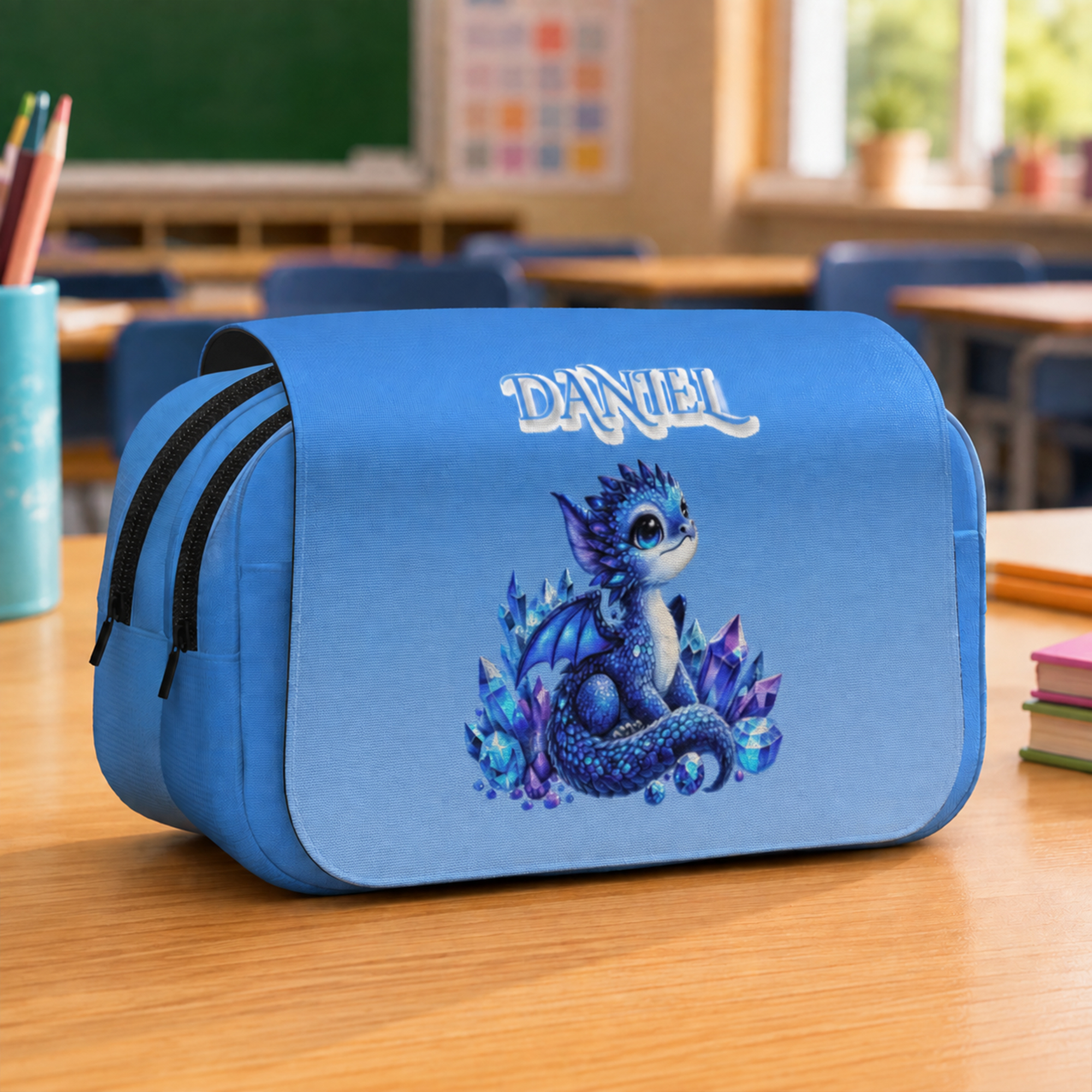 Individuell gestaltetes, zauberhaftes Baby-Drachen-Fülletui mit Geburtsstein, doppelwandig, großes Fassungsvermögen, mit Namen, zum Geburtstag oder zum Schulanfang – Geschenk für Kinder