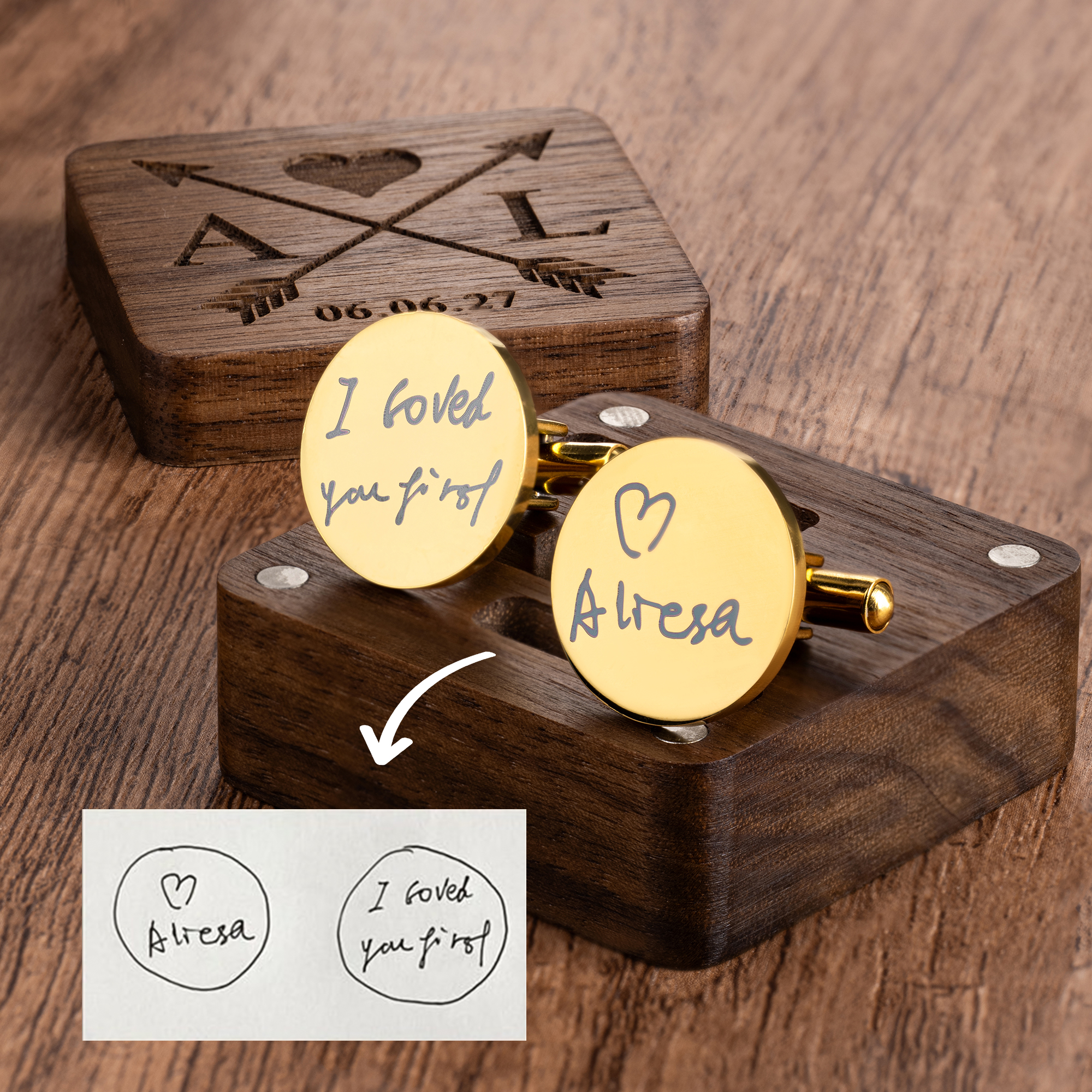 Personalisiertes Manschettenknopf-Set (2er-Set) mit graviertem Text in Handschrift-Schriftart, in einer Holzschatulle – Geschenk zum Hochzeitstag für den Bräutigam, Ehemann oder den Vater der Braut