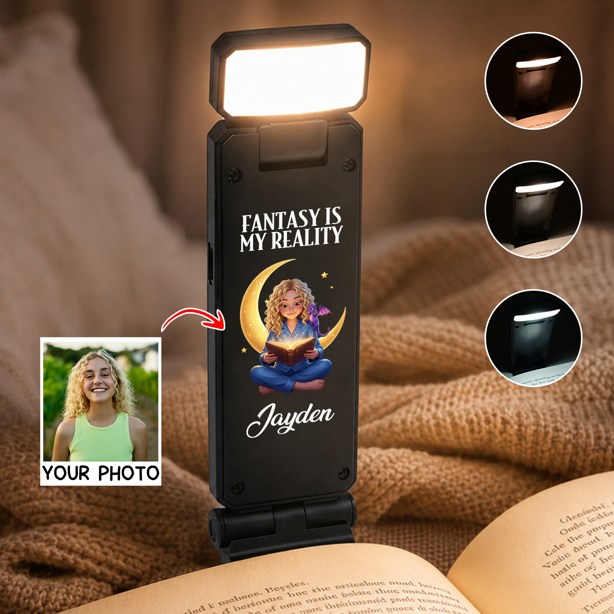 „Personalized Fantasy Is My Reality“ – Cartoon-Figur, wiederaufladbare LED-Lichtklammer mit Namen, Geburtstagsgeschenk für Buchliebhaber