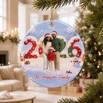 Décoration personnalisée en céramique avec effet 3D : illustration de famille, photo de famille, paysage enneigé et texte. Décoration d’intérieur, cadeau de Noël pour la famille et les amis