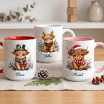 Gepersonaliseerde keramische mok met kerstthema en Highland-koe, 11 oz en 15 oz, met naam en onderzetter – kerstcadeau voor liefhebbers van Highland-koeien