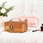 Borsa da trucco personalizzata in pelle PU con personaggio dei cartoni animati dipinto ad acquerello, foto e fiore del mese di nascita, con nome: regalo di compleanno o per i viaggi quotidiani, per do