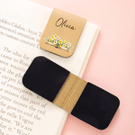 Marque-page magnétique personnalisé en cuir PU avec motif de papillon et fleur de naissance, personnalisé au nom du destinataire. Accessoire de lecture pour un usage quotidien, cadeau d'anniversaire i