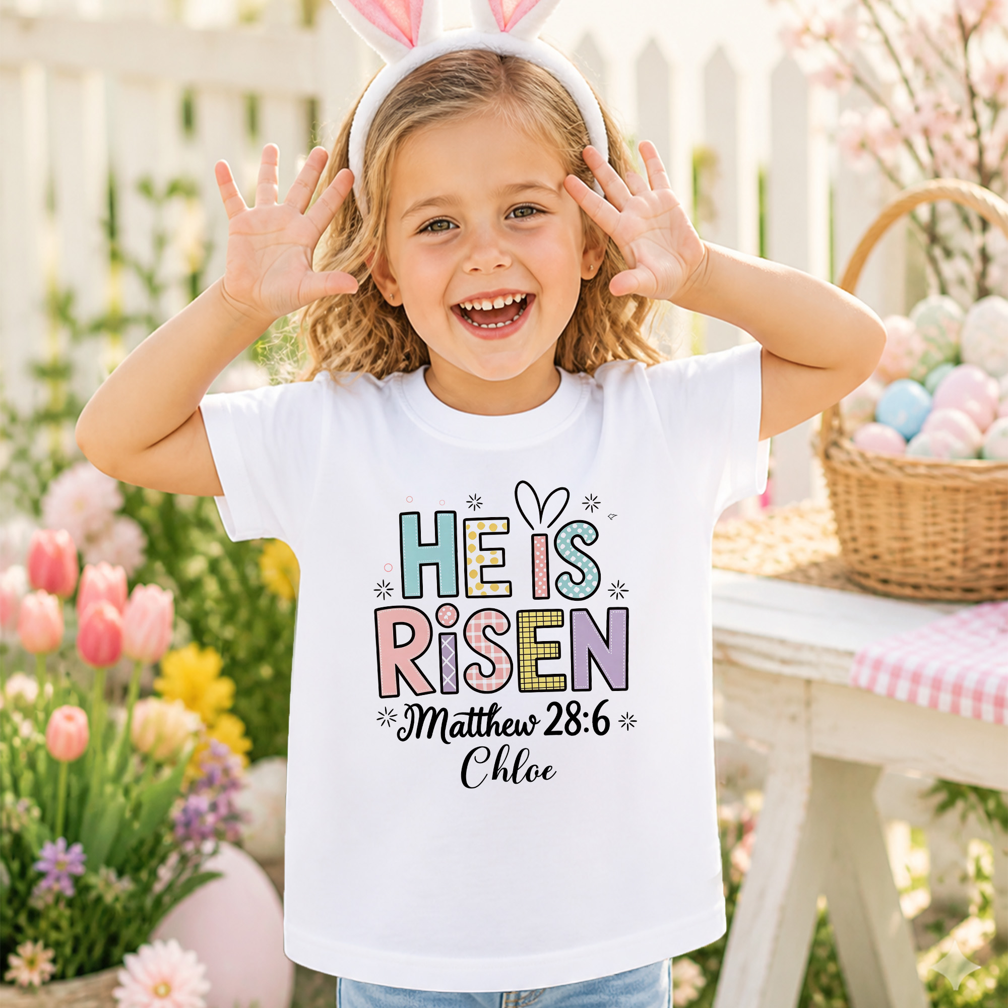 Individuell gestaltetes, farbenfrohes T-Shirt für Kinder und Erwachsene mit der Aufschrift „He is Risen“ und Namenszug – Ostergeschenk für die Familie, Kleinkinder und Kinder