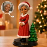 Figurine personnalisée de Noël représentant le Père Noël et un lutin, imprimée en 3D à partir d'une photo, avec inscription et socle en bois – Décoration festive et cadeau de Noël pour la famille et l