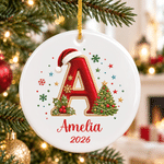 Gepersonaliseerde kerstversiering: keramische kerstbal met initiaal, naam en jaartal – kerstversiering voor aan de boom, kerstcadeau voor familie en vrienden