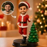 Figurine personnalisée de Noël représentant le Père Noël et un lutin, imprimée en 3D à partir d'une photo, avec inscription et socle en bois – Décoration festive et cadeau de Noël pour la famille et l