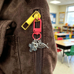 Porte-clés personnalisé « Jésus, Seigneur, bénis-toi » avec croix et lettre, étiquette pour sac à dos, carte, pour l'église, le baptême ou la rentrée scolaire : cadeau pour les enfants chrétiens