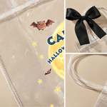 Sachet cadeau transparent personnalisé pour Halloween, orné d'un personnage de dessin animé représentant une sorcière dans une citrouille, avec ruban et prénom – Cadeau d'Halloween pour enfants