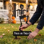 Personalized Spooky Season Skull Skeleton Garden Sign Yard Stake with Text Festival Outdoor Decor Halloween Party Gift for Family Friend