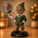 Figurine personnalisée de Noël représentant le Père Noël et un lutin, imprimée en 3D à partir d'une photo, avec inscription et socle en bois – Décoration festive et cadeau de Noël pour la famille et l