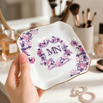 Ciotola decorativa in ceramica con iniziali floreali personalizzate e bordo dorato, con indicazione del luogo e della data: ricordo di nozze, regalo per la festa di addio al nubilato, per la sposa