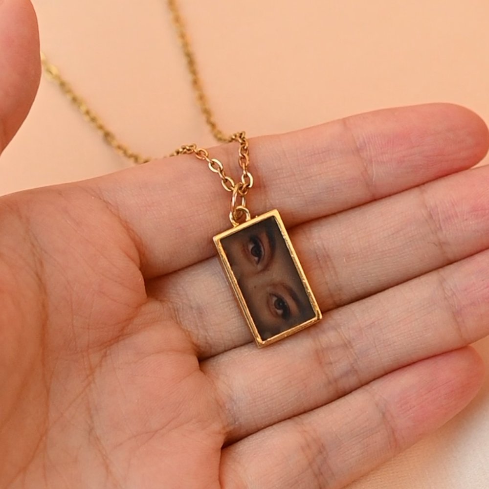 Personalised Unisex Heat-Activated Magic Hidden Photo Necklace with Engraved Text Memorial Jewellery Birthday Anniversary Gift for Family Friends 3