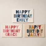 Individuell gestaltetes, farbenfrohes Retro-Patchwork-Banner mit Karomuster, Polka-Dots und Streifen zum Thema „Happy Birthday“ – als Hintergrunddekoration für Kindergeburtstage
