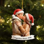 Gepersonaliseerd Kussend Paar Kerstmis Acryl Ornament met Namen en Datum Home Tree Decor Kerstcadeau voor Paar