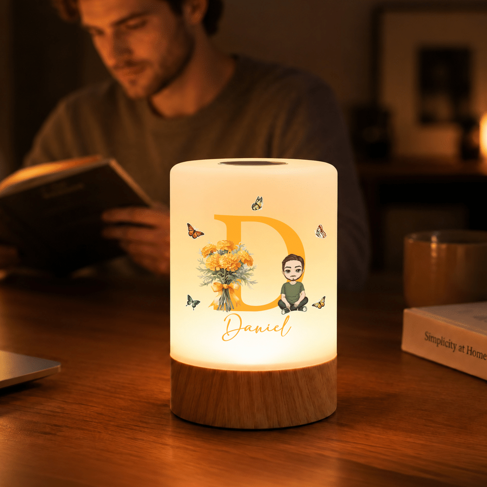 Veilleuse personnalisée avec fleur de naissance et personnage de dessin animé, à intensité variable et couleurs changeantes, avec prénom et initiale – Décoration de chambre, cadeau d'anniversaire pour 6