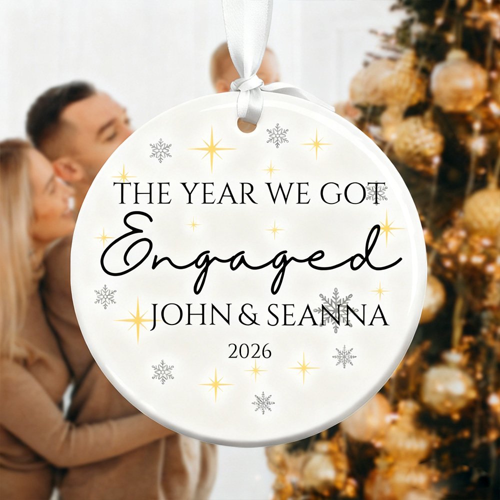 Ornement romantique personnalisé en céramique avec 2 rubans et année Décoration de l'arbre de Noël Cadeau de fiançailles pour jeunes mariés Couples 5