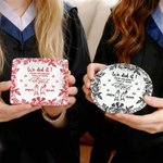 Personalizzato Multicolore Graduation Cap Toss Design Ceramic Trinket Jewelry Dishish con nome e anno Home Decor Graduation Gift per amici laureati 5