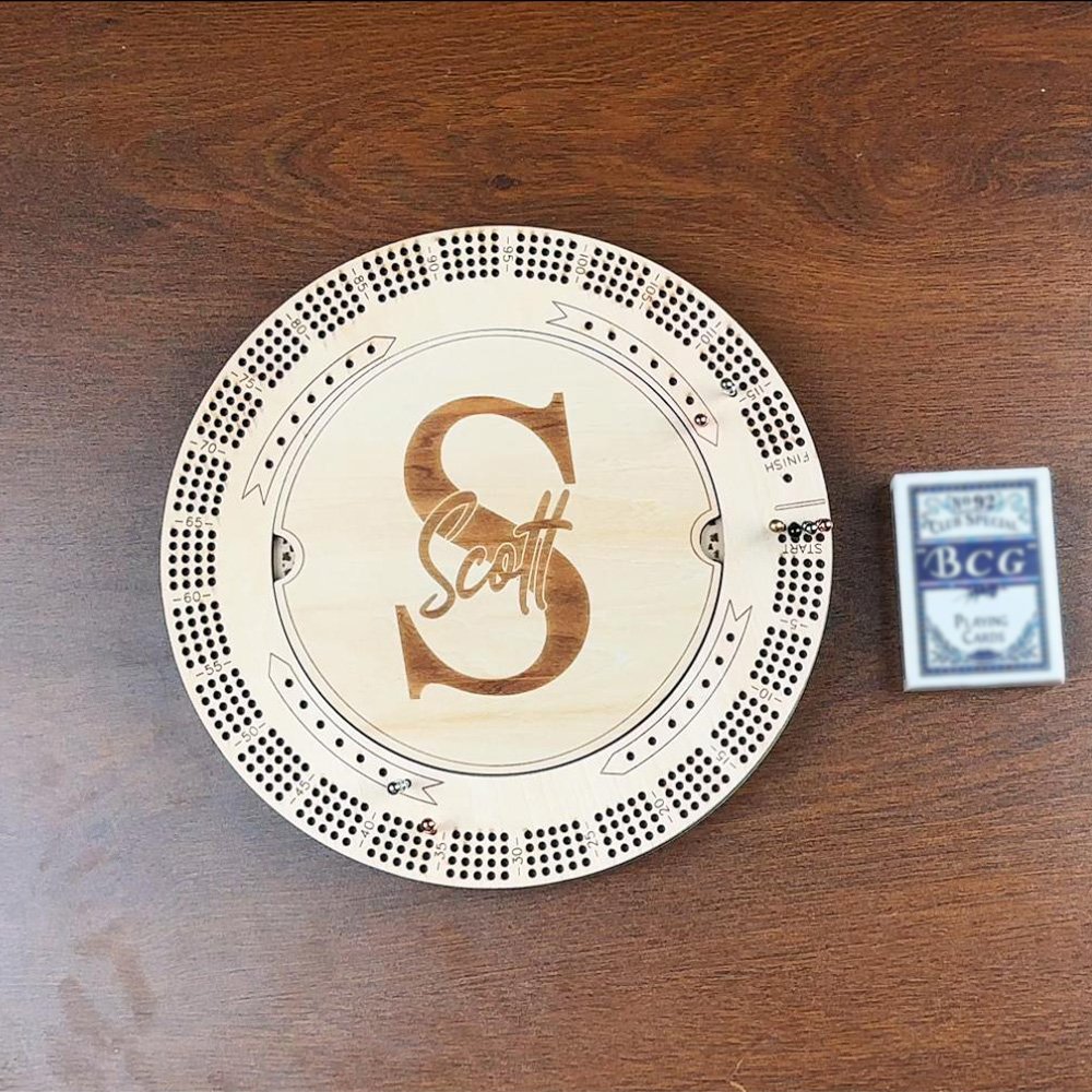 Juego de tablero de madera para jugar al Cribbage personalizado con monograma grabado, 4 pistas y 16 clavijas Juego de viaje para fiestas Regalo de cumpleaños para los amantes del Cribbage 5