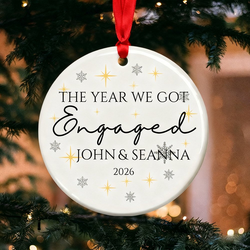 Ornement romantique personnalisé en céramique avec 2 rubans et année Décoration de l'arbre de Noël Cadeau de fiançailles pour jeunes mariés Couples 3