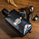 Borsa da toilette personalizzata in similpelle PU in stile fumetto con nome sul manico – Accessori da viaggio – Regalo di compleanno o di Natale per papà, uomo, marito
