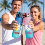 Bouteille d'eau personnalisée avec silhouette colorée d'un joueur de volley-ball et prénom – Pour un usage quotidien, la rentrée scolaire ou comme cadeau d'anniversaire pour un adolescent passionné de 3
