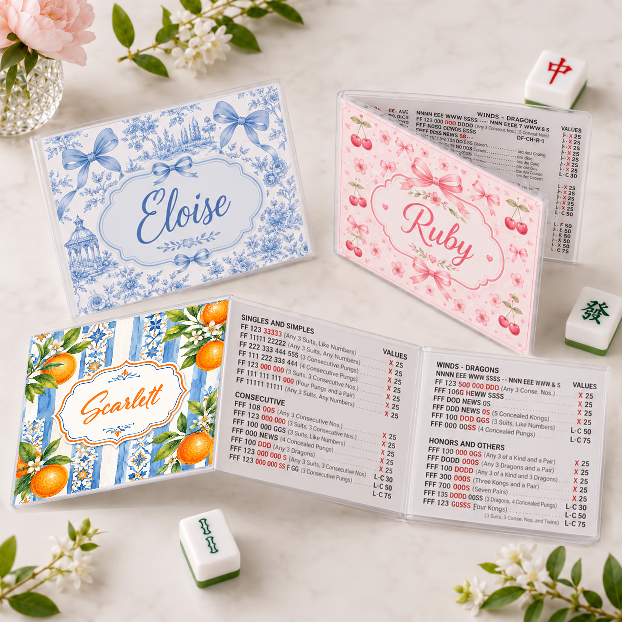 Individuell gestaltete, tragbare, dreifach gefaltete Mahjong-Kartenhülle im Retro-Stil mit Blumen-, Orangen- und Kirschmuster sowie Streifen – mit Namensaufdruck und dem Schriftzug „Club Game Night“ für Mahjong-Liebhaber